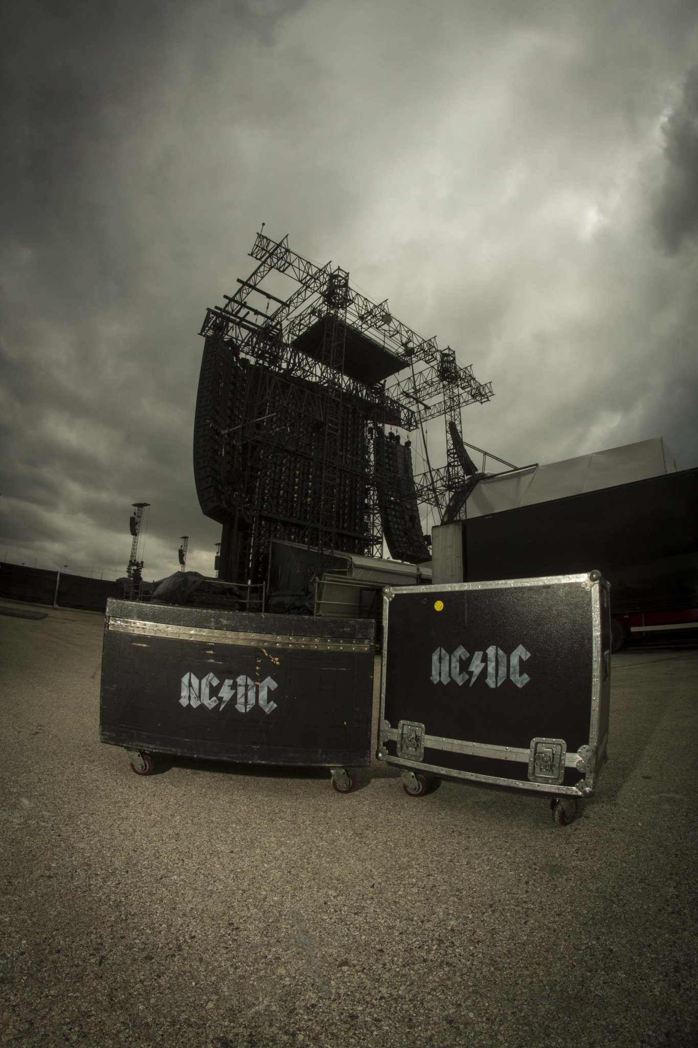 AC/DC on Twitter: 