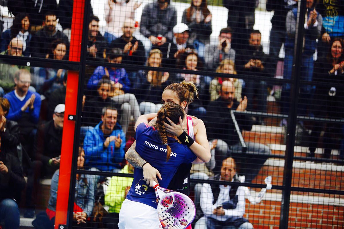 martita_ortega's tweet photo. Jugaste 1🍳compi @AlbaGalan92 !🙌🏽👏🏽GRACIAS a toda la gent q vino a animarnos y llenó las gradas,n special👉🏽 @x3Padel https://t.co/og9ukEycz4