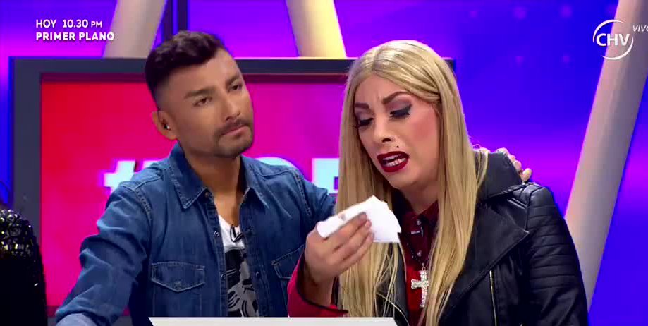 CHVShow's tweet photo. A pocos días del día de la madre: Botota Fox se emocionó al recordar a su mamá. #SQP ► https://t.co/IzbEEnMpPV https://t.co/FXfPceIwXq