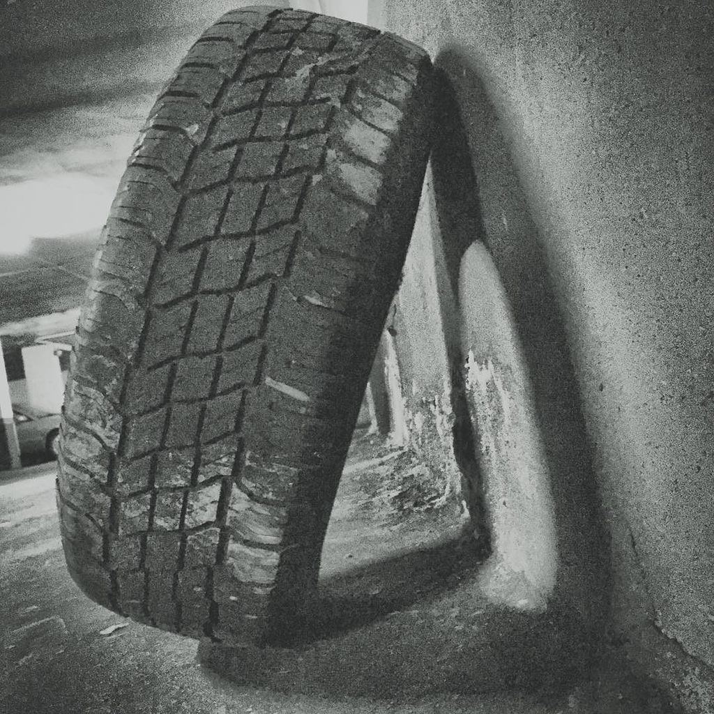 manbenitez's tweet photo. La rueda - The Wheel #day127 #cantedangle #photochallenge #missionpic366 #blackandwhite https://t.co/OdWKJqJHOE https://t.co/wb3N1xlFWI