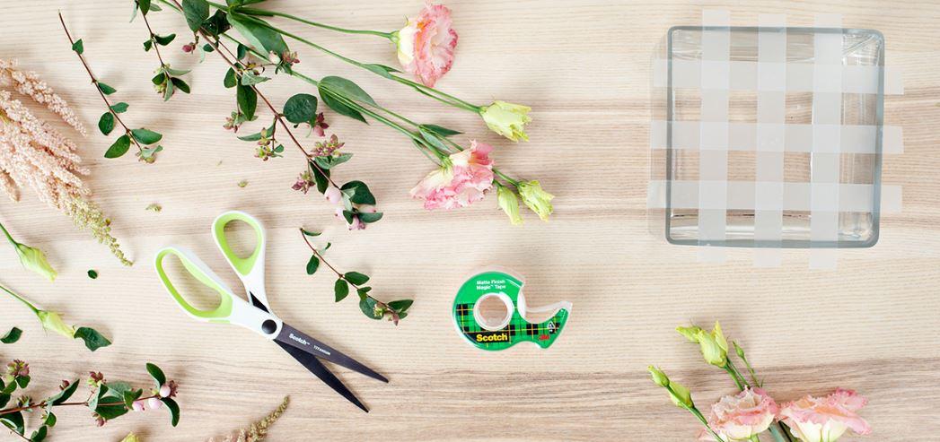 Scotch's tweet image. Create a pro-looking #MothersDay floral arrangement using this #tapehack. #ScotchProducts  s.3m.com/IYakSt