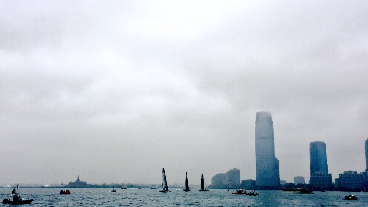 TeamFranceVoile's tweet photo. Match Racing contre @SoftBankTeamJPN #slowmotion #PasDeVent https://t.co/FDgFNSSJE5