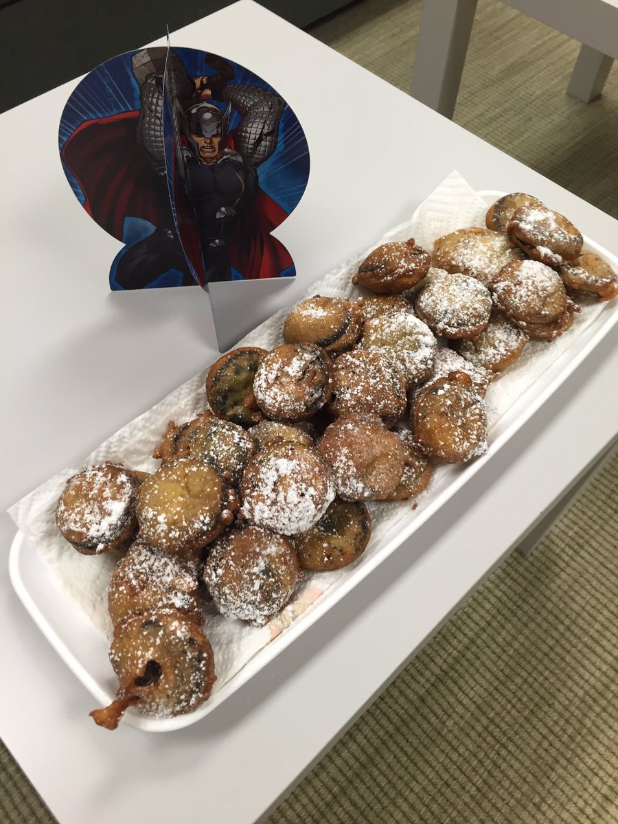 evyabel's tweet photo. Our staff is the best! PEW Spanish Immersion #PGCPS #PgcpsTAPWeek16 Fried Oreos @kdesouzagallman https://t.co/88SqNK6tRO