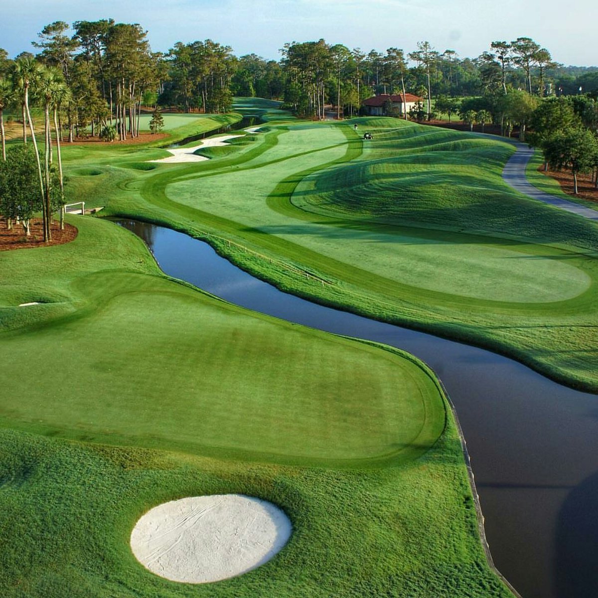 chefsonthegreen's tweet photo. #chefsonthegreen Look how nice the 4th hole looks at #tpcsawgrass Getting ready for #theplayers #golf #Lexus https://t.co/r1bKzyyPmY