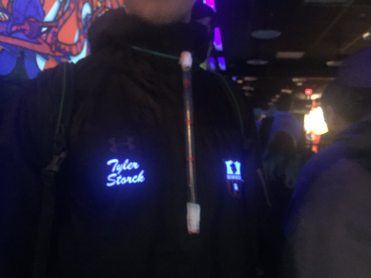 phorthephysics's tweet photo. The "black lights" in here make white or other bright colors fluorescent. #em #waves #rlphun https://t.co/ivGmWgLpkU