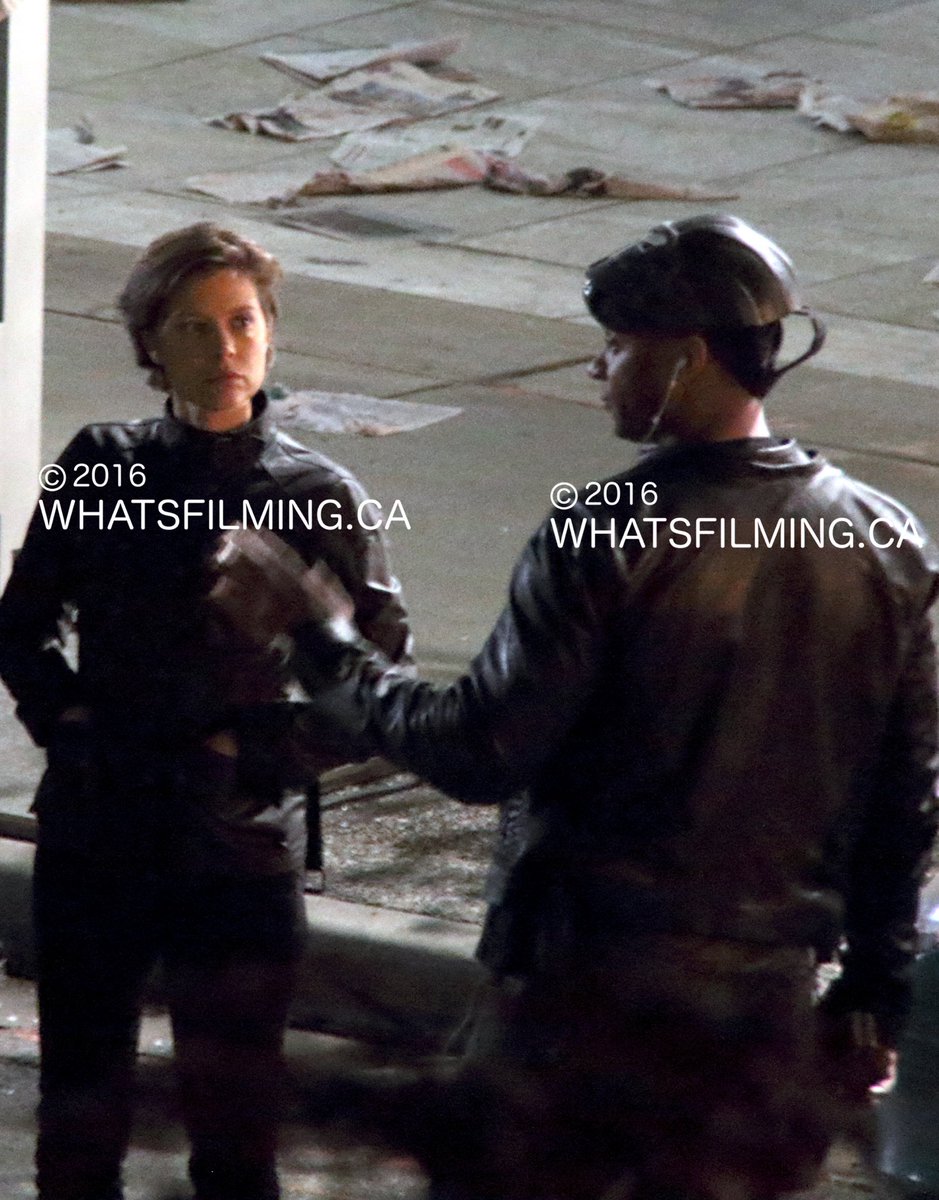 ArrowUpdates's tweet photo. 📷 - David Ramsey et Audrey Marie Anderson sur le tournage du 4x23 : https://t.co/e5Qz8lcwxC