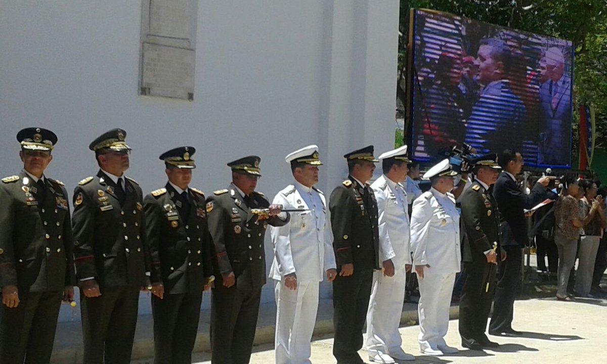 jjgarcia1960's tweet photo. A 200 años de la llegada de Bolívar a Santa Ana del Norte #200AñosBolívarJefeSupremo @PresidencialVen @prensaFANB https://t.co/PC69zgH6Hw