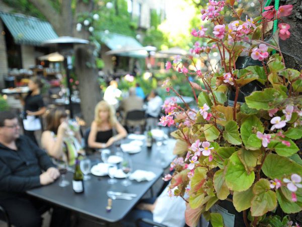 SaintPaul's tweet photo. We have every right to judge if you don't visit a patio today: https://t.co/lVTaJIWGfd  #MYSAINTPAUL https://t.co/EeEO9lzaMW