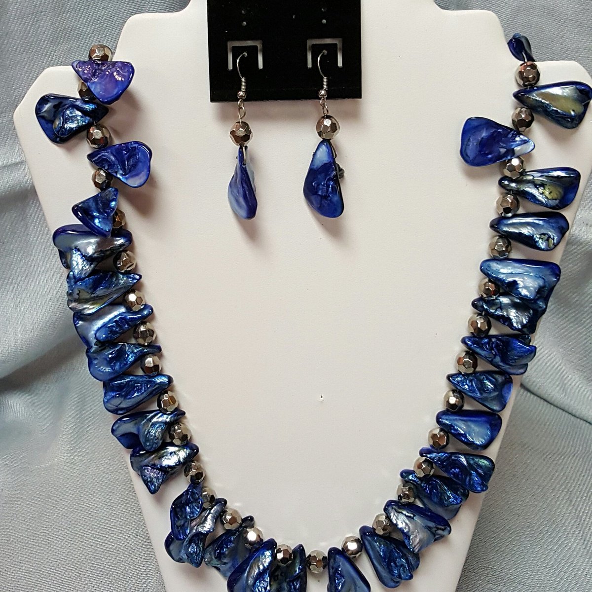 uniquefindsop's tweet photo. One of a kind gifts for Mother's Day? Stop by Unique Finds in DT Overland Park, we have several to choose from. https://t.co/sIbJO9S37J