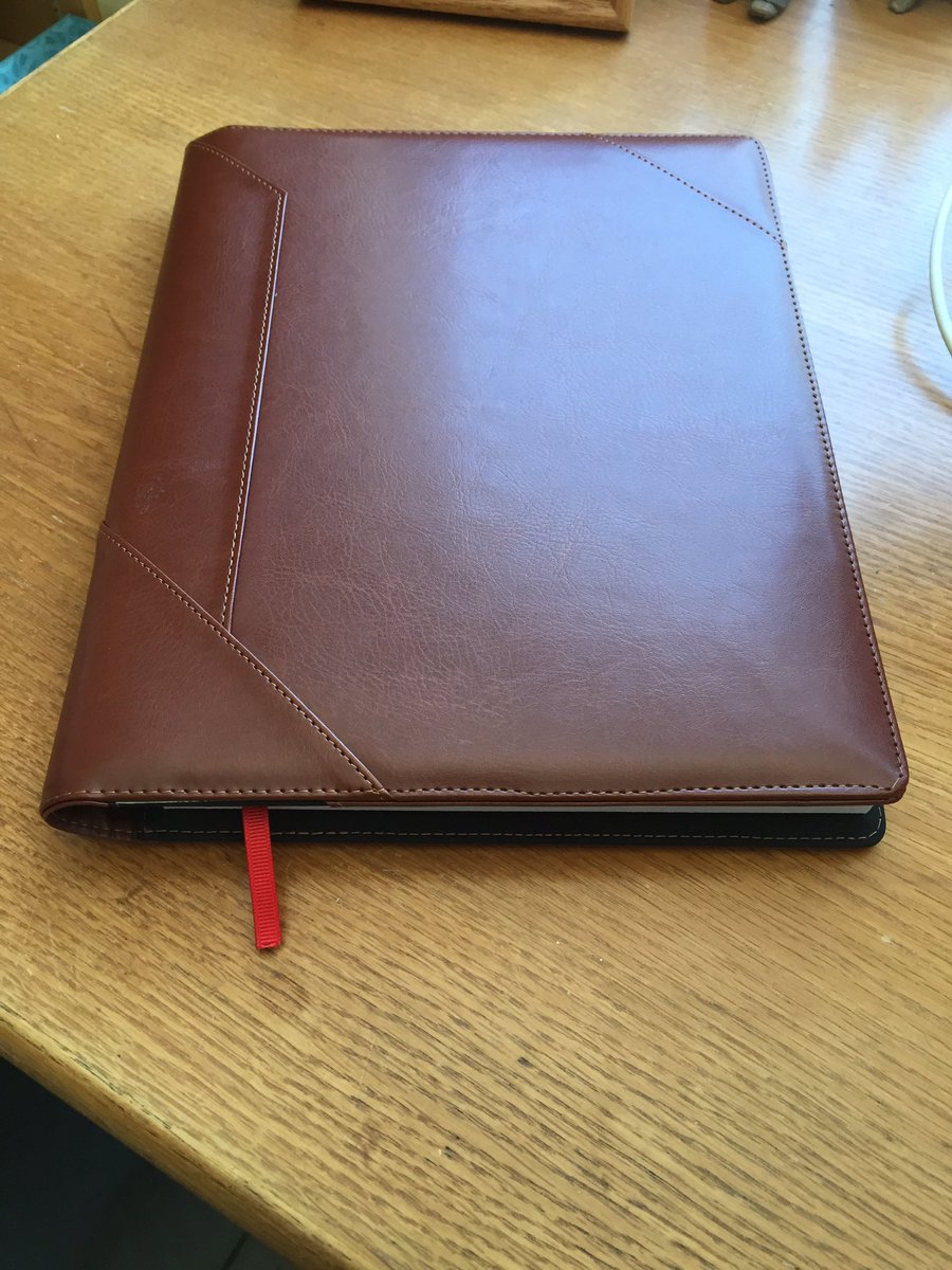 believe_thomas's tweet photo. Ready to use my newly arrived #radfolio.  Thanks @NeuYear https://t.co/SlshxF9xTV