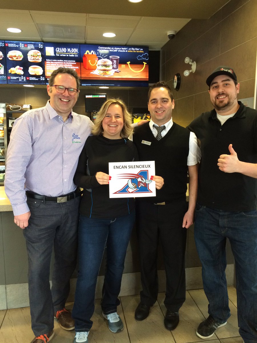 Fondha_ahf's tweet photo. L'encan silencieux à fait des heureux!!
Bravo messieurs!
Merci aux Alouettes!
#MTLAlouettes 
#FHA 
#Mcdon https://t.co/bpct6uoZV7