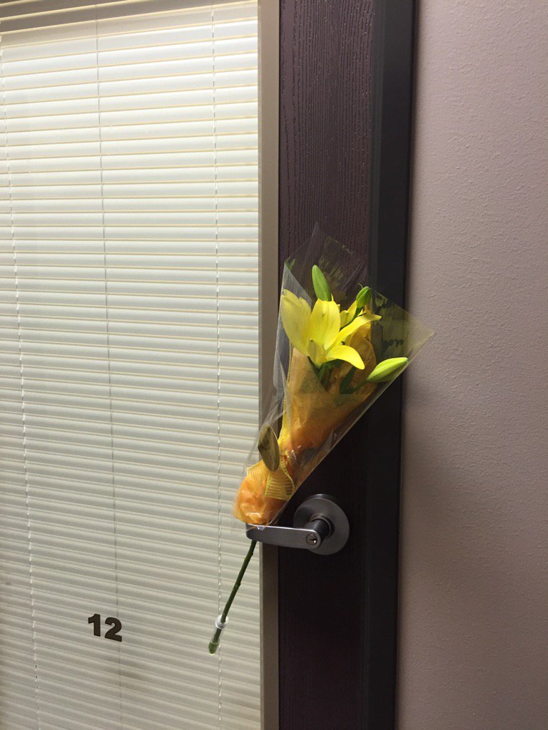 darlotta's tweet photo. Happy Friday to me!  Thank you anonymous, I graciously accept https://t.co/nMFPgLq1gj
