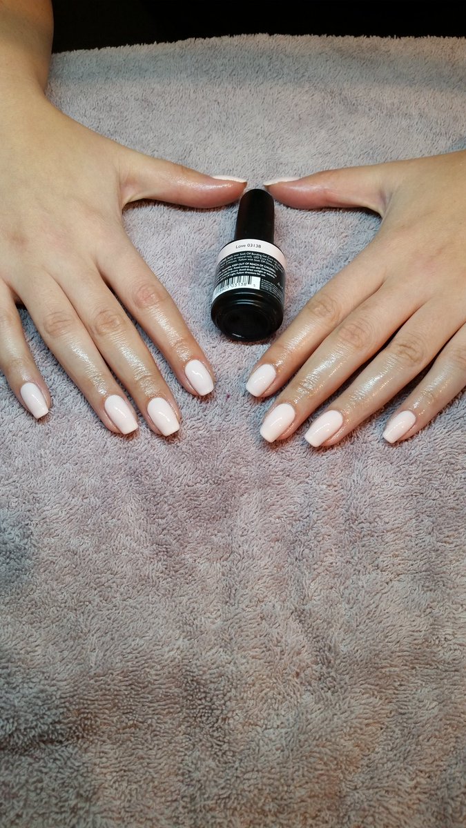 absolutelynails's tweet photo. I love this colour by @Artistic_Nail Love.
#nails #NailedIt #SP16 #Spring#pink https://t.co/61PNLl8q6E