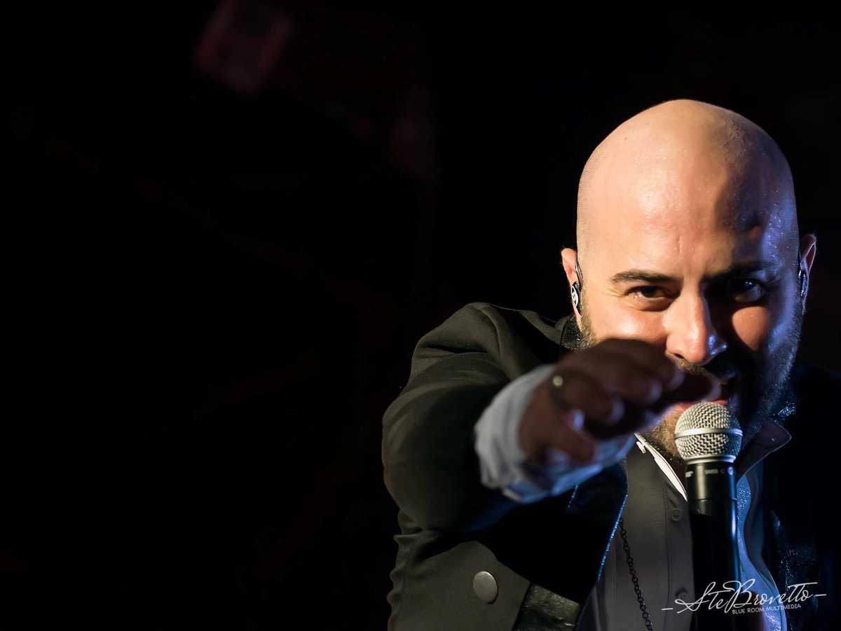 SteBrovettoPh's tweet photo. #Taranto #Attenta... Stasera sorge la tua #secondaluna di #rivoluzione! @Negramaro #LRSAtour16 #TuttoQuiAccade https://t.co/cDpc6gWbRI