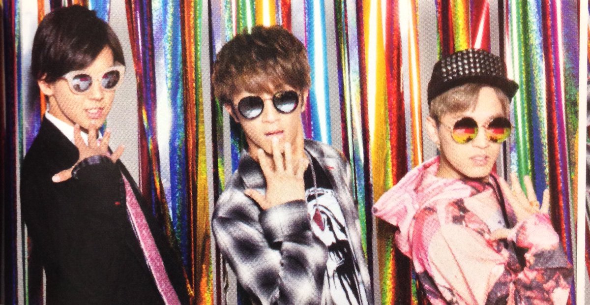 gazouaccount's tweet photo. d誌 濵田崇裕 小瀧望 神山智洋 https://t.co/0erqXEX4wE