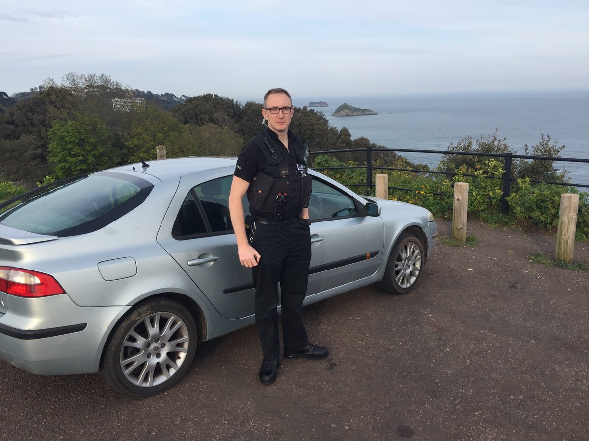 SouthDevonInsp's tweet photo. No insurance = no car, good work by D party response #Torquay another uninsured driver off the road. #Baycops https://t.co/prCfQqlFCe