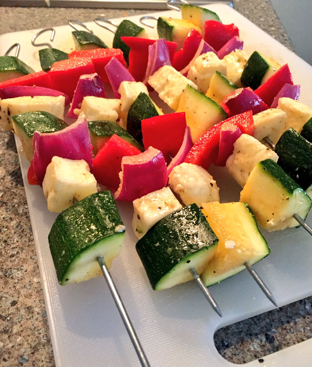Ayupluv's tweet photo. "What do you even eat if not meat" - halloumi, courgette and red pepper skewers to start 😁 https://t.co/pSCfKzpU5k