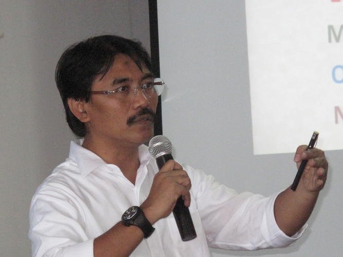 Adhyaksa Dault: Ahok Belajar Dulu ke Wali Kota Risma dan Mahyeldi bit.ly/1NlxPYv #Adhyaksa4G