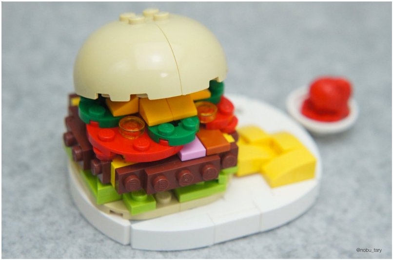 Timothy_Hughes's tweet photo. Japanese Lego Master Builds Delicious-Looking Creations From Blocks https://t.co/d4v6O4ClkD via @colossal https://t.co/aoj1UU8niZ