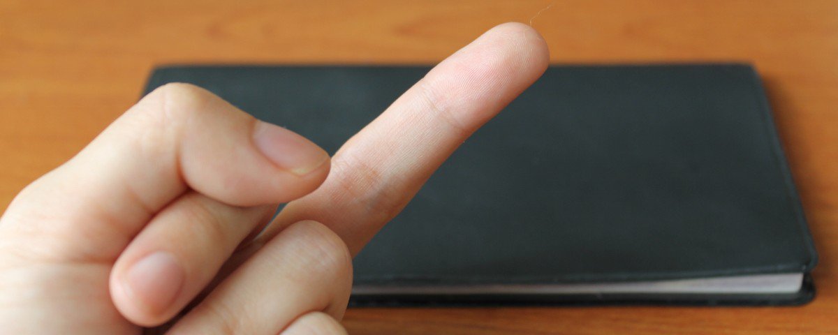 motherboard's tweet image. Why do banks use what is effectively zero-factor authorization? bit.ly/1WIW3xh