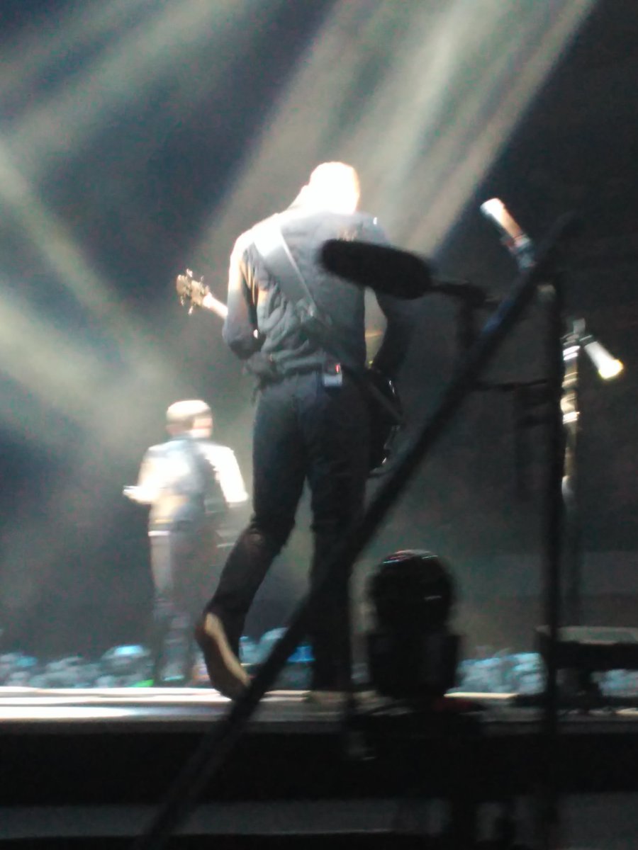 LuthienElessar's tweet photo. QUIERO VOLVEEEEEEEEEEEEEEEEEEEEER #MuseLisboa https://t.co/ytNDgJI4pr