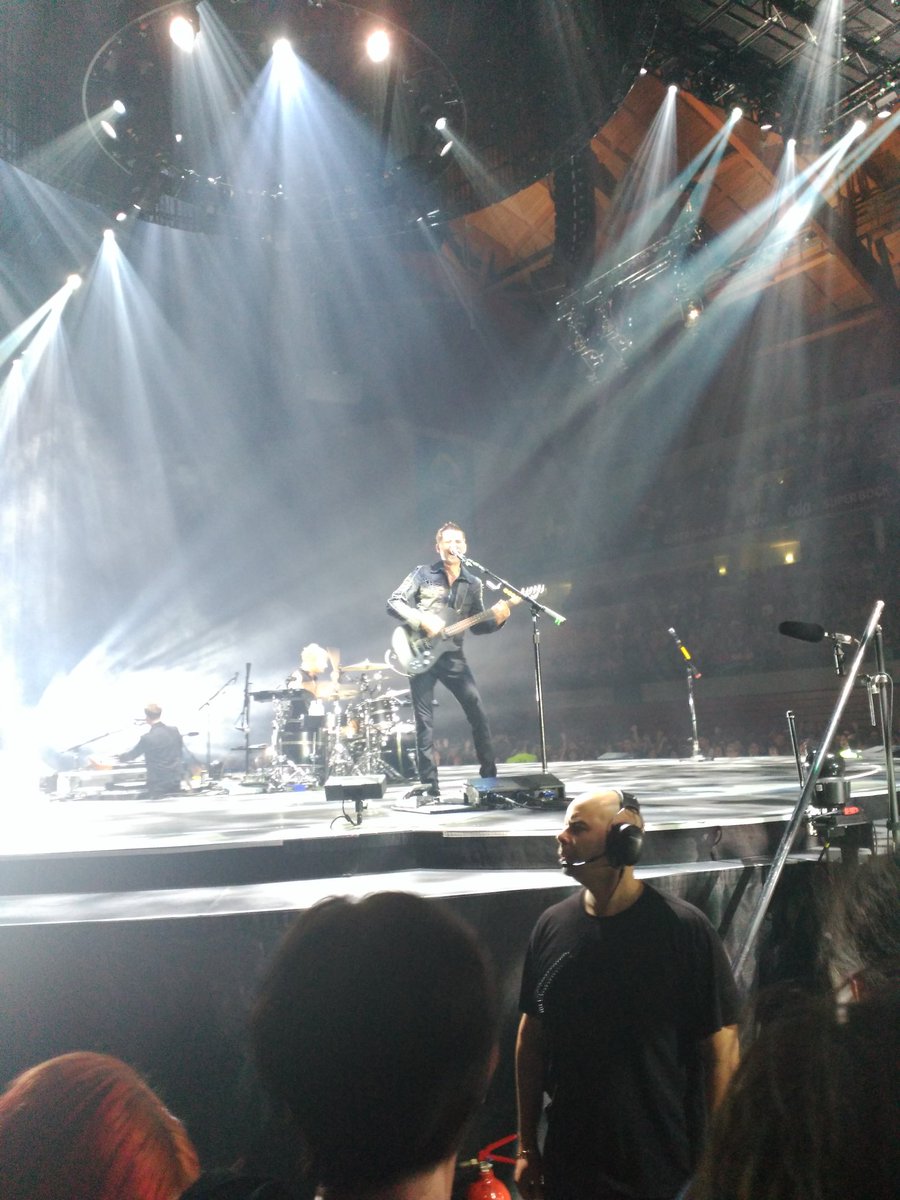 LuthienElessar's tweet photo. QUIERO VOLVEEEEEEEEEEEEEEEEEEEEER #MuseLisboa https://t.co/ytNDgJI4pr