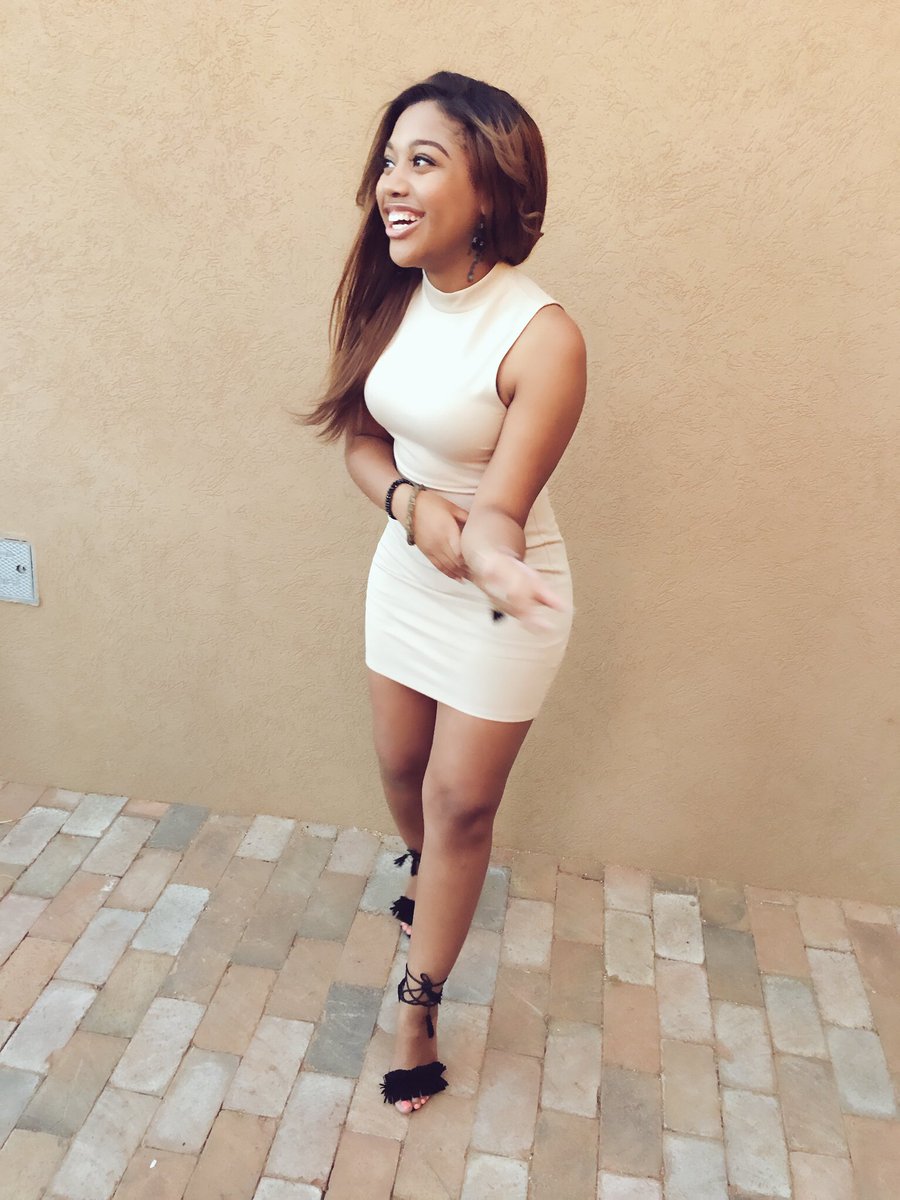iamlexiarielle's tweet photo. Always smilin' #FTSXY✨ https://t.co/0AxTHithw0