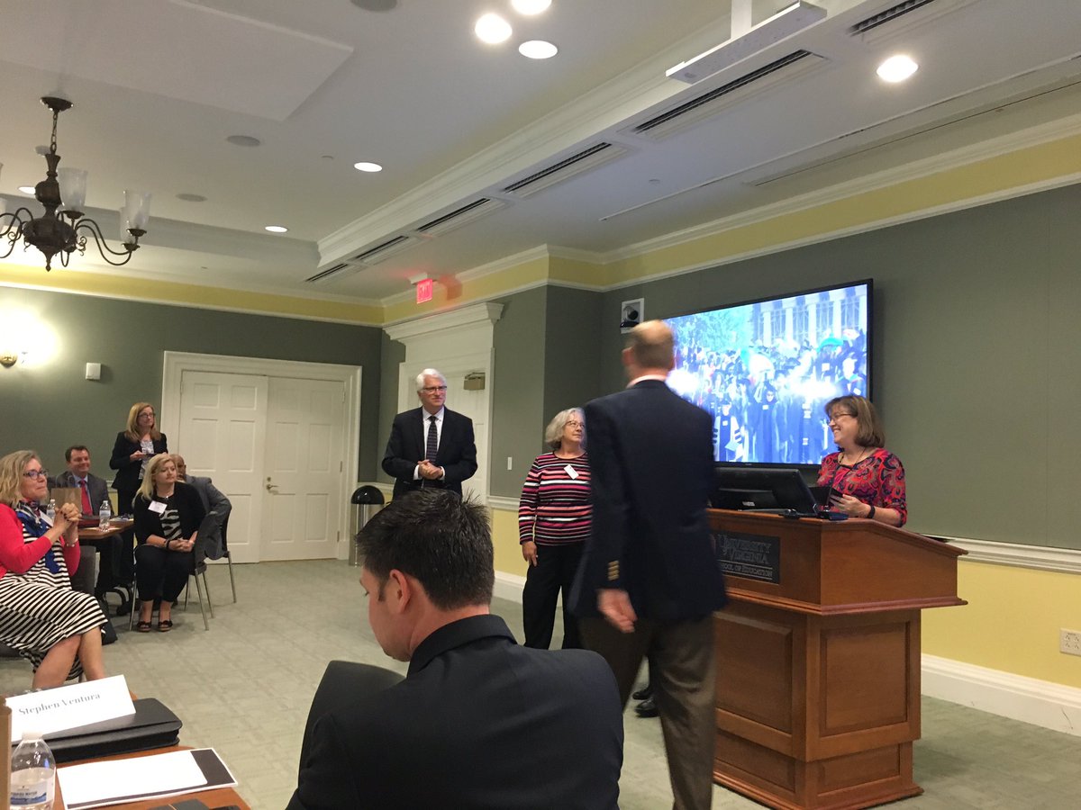 MsMeghanTimlin's tweet photo. Dr. Roberson provided us a real graduation experience at #UVa #SCOPE10 https://t.co/nwaEOOG1Np