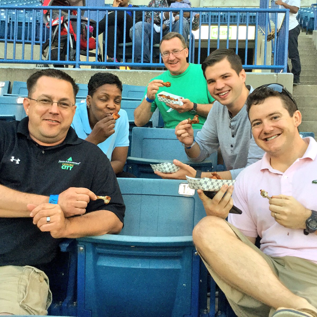 TampaTarpons's tweet image. Friday home games are FANtastic  because it's all you can eat chicken wings!! 🍗😊⚾️ #wingsfordays #tybaseball