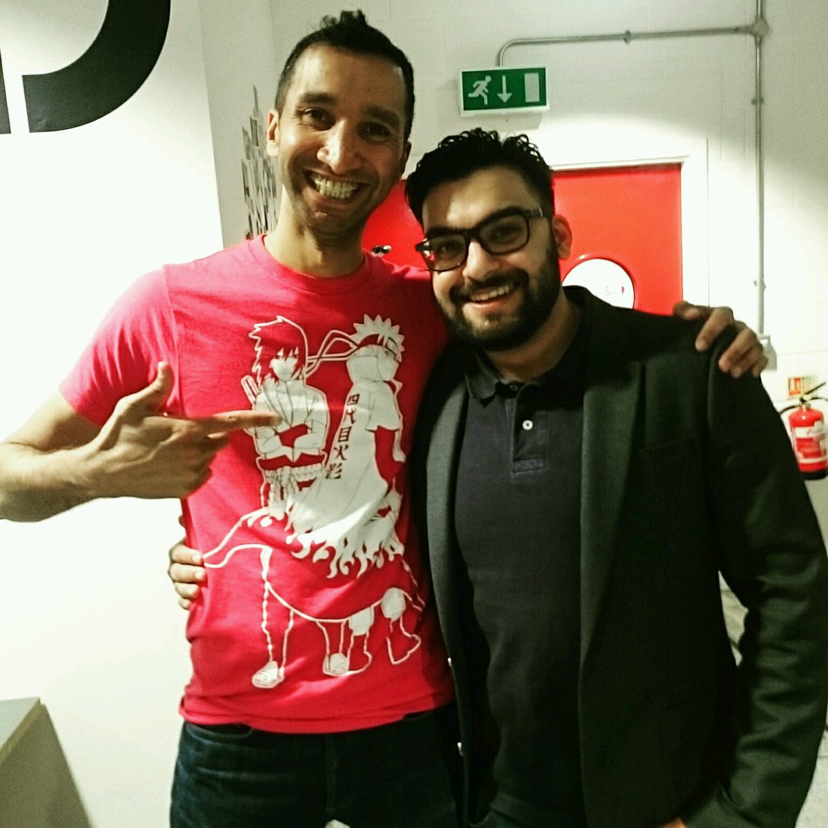 mishnanua's tweet image. Great show tonight, enjoyed the material, glad to meet such a funny guy @imranyusuf #transformertoy #drugsandaliens