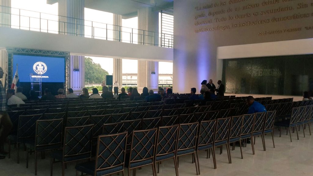 MitradelPma's tweet photo. Preparados para el lanzamiento del "Plan de Docencia" #IPEL2016 @LE_CarlesR https://t.co/g1jQjP0Y16