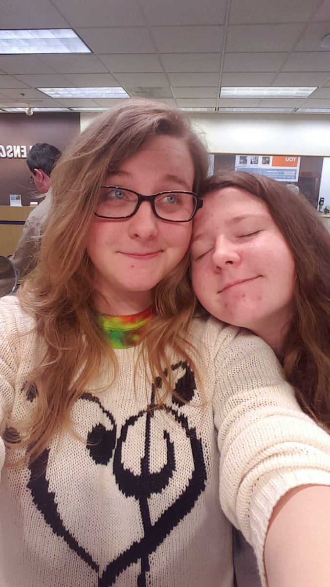 bubblymusic96's tweet photo. Do everything  for this gem, @EmileeBaker1. Sister's are forever  #BACK2UVIDEO https://t.co/PshMHkqhyK