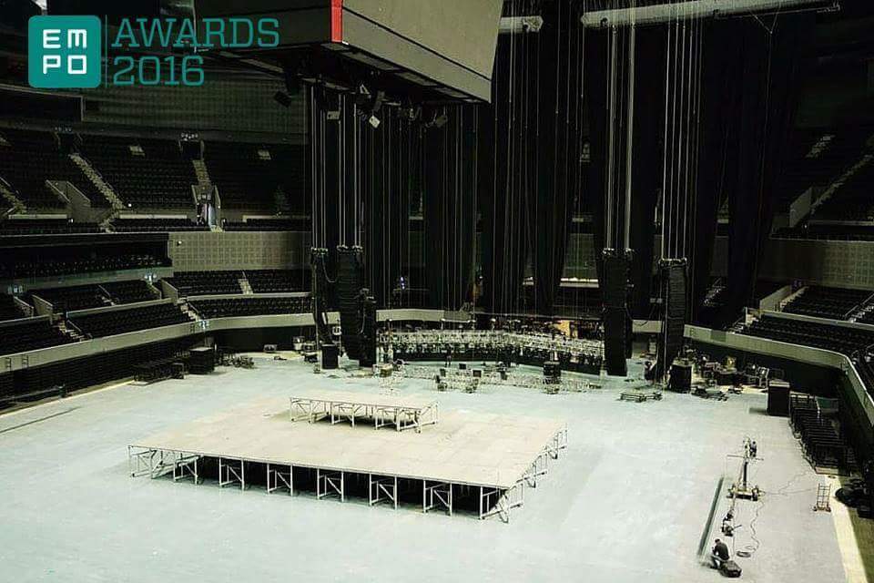 world_ravers's tweet photo. Últimos detalles para los #EMPOAwards2016 https://t.co/MKm2BQSkqS