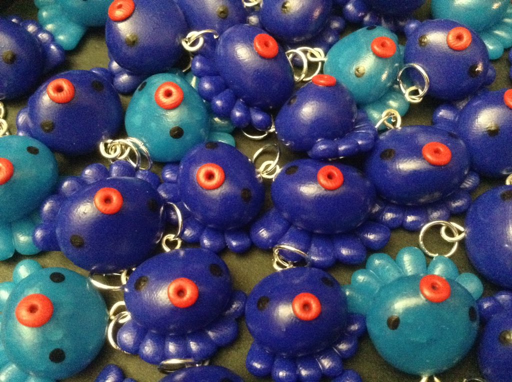Bludella2's tweet photo. Nouveau : un bébé poulpe offert dans chaque commande ! 🐙 https://t.co/Jd4RYeuWl6