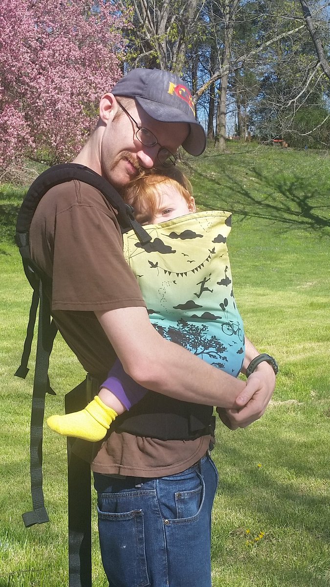 Took a break from orders to go for a walk and the honey decided to babywear! #tula #tuladad #tulababy #boobys4babys