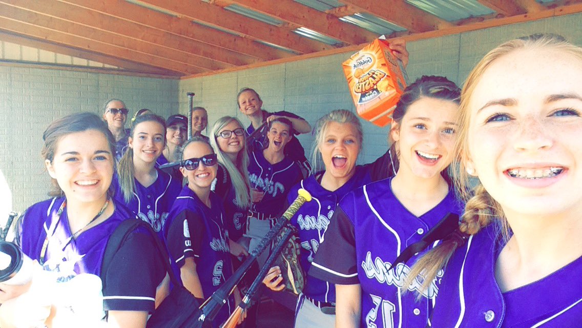 basingermelanie's tweet photo. ITS FINALLY GAME DAY💜💜⚾️ https://t.co/pysBL5dFkq