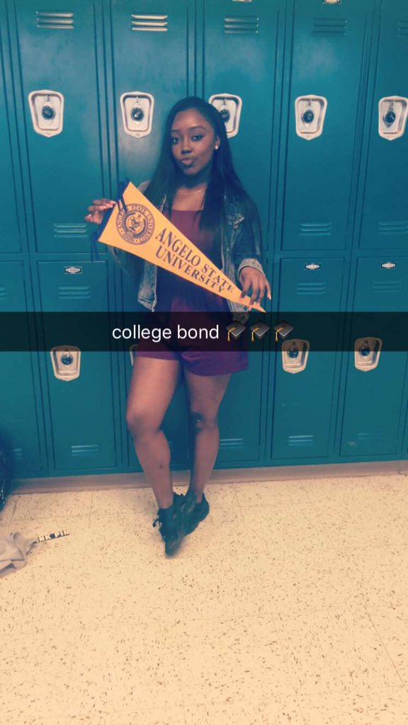 ASPMolina's tweet photo. #Dallasisdgoestocollege #shedecided Go Sakinah! https://t.co/gPccEHfSro