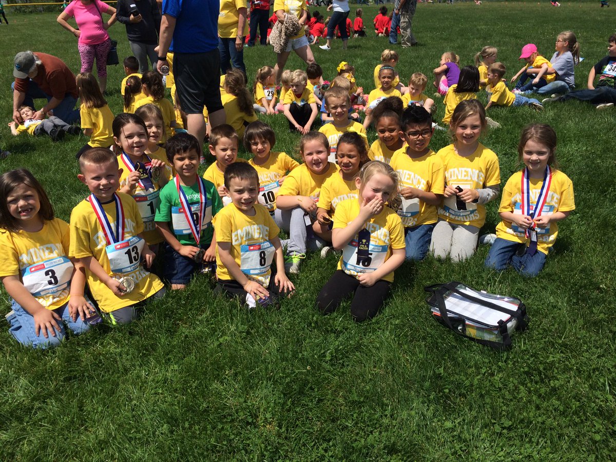 JenniferIMcM's tweet photo. Today was a blast at the derby races! The kids did awesome! Thanks you to @BelindaStivers for an amazing day! https://t.co/El3jyTBN0z