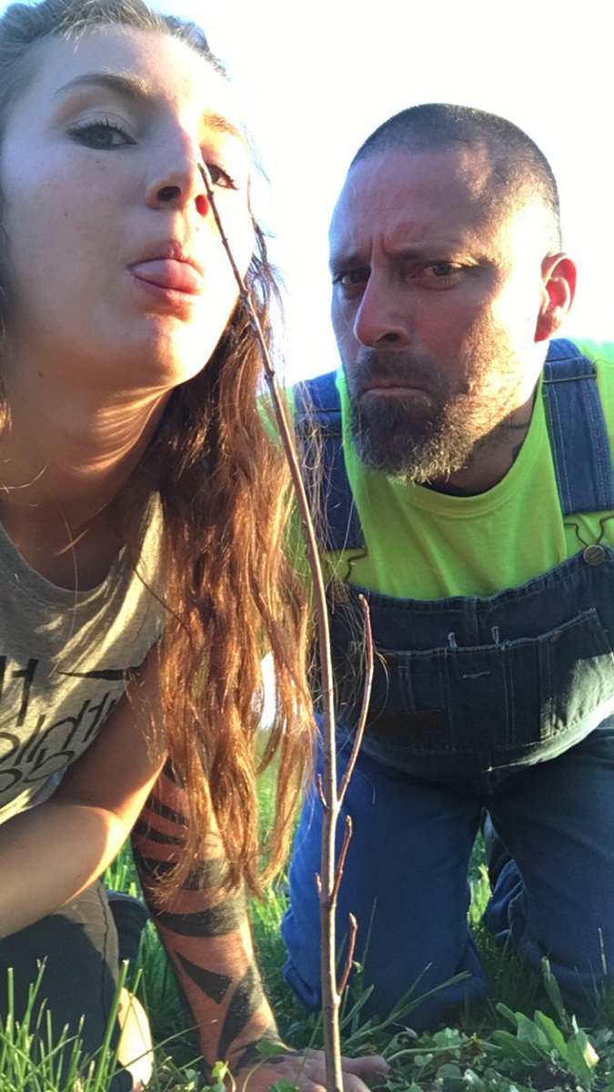 Butterfly_Byram's tweet image. Briann and her dad are bettering the planet #treesforkids