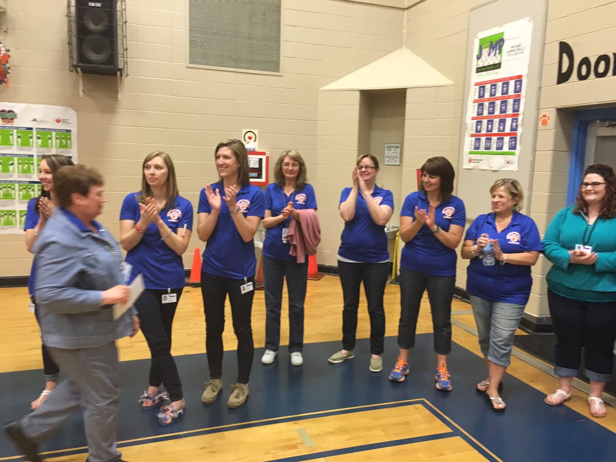 NatcherElem's tweet photo. Thank you to our wonderful PTO for a great Teacher Appreciation Week and for our new shirts! #wcpsleads https://t.co/H9vUTPy5ic
