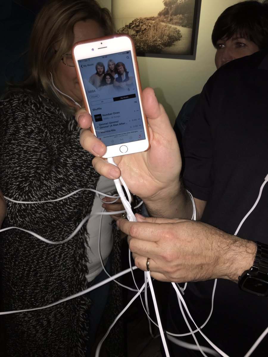 BoxOut_side's tweet image. Piggyback creates amazing opportunities. #SMCamp attendees would love it!!