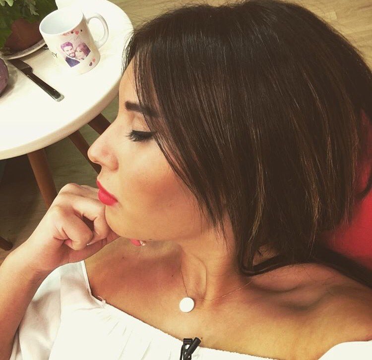 yalakkeneleeerr's tweet photo. Bu güzellik tüm zorluklara rağmen tek başına dimdik durdu asilliğiyle kalbimizi fethetti Ceyda GeriDönüyor https://t.co/pon9aJwqEe