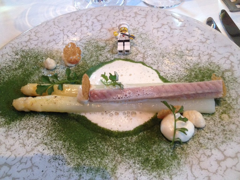 INSPcouteau's tweet photo. Hofke van Bazel #michelin #gastronomie #mooikader https://t.co/5l81peVWs7