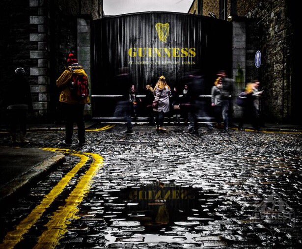 Imagesbyeverest's tweet photo. Double Vision are the home of Guinness! #Guinness #Dublin #Ireland #reflection #tourism #photography https://t.co/Mtr4l57UYM