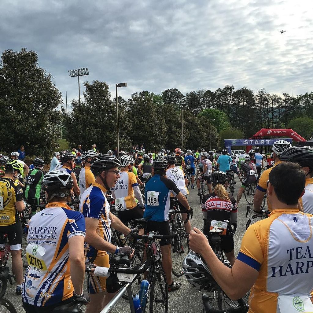 InstaBicycle's tweet photo. Via @_stevenfink: #mealsonwheels #wheelsformeals #charity #bike #race #bicycle #bicycles #… https://t.co/VdIkryZUaV https://t.co/w31jCdaUgw