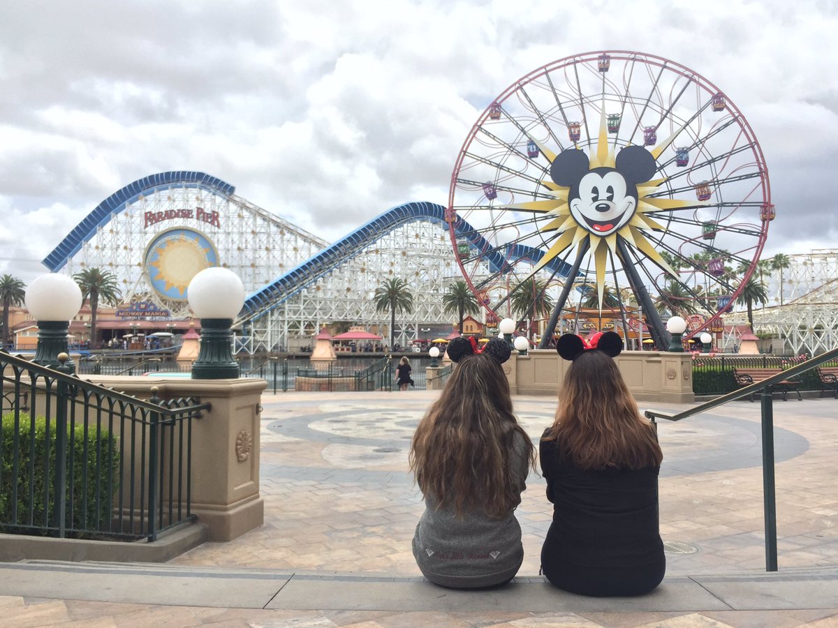 azalea_abi's tweet photo. Disney bliss  ✨ https://t.co/zVBKhi3sOC