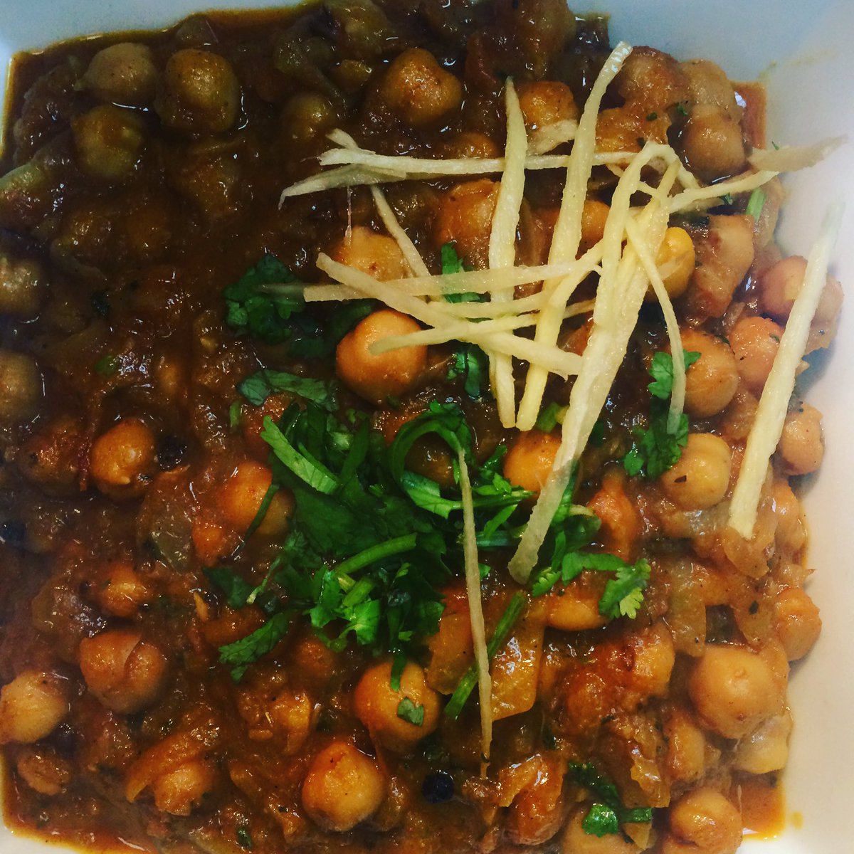 PrannaNYC's tweet photo. Escape this rainy Friday and enjoy our Channa Masala #dinnerplans #pranna #nyc https://t.co/bRBScNamEB