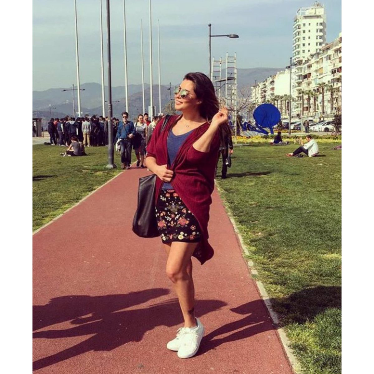 Meeerrrvvveee91's tweet photo. Heyt be gülüşüne kurban Ceyda GeriDönüyor https://t.co/e5KdPMdJYk