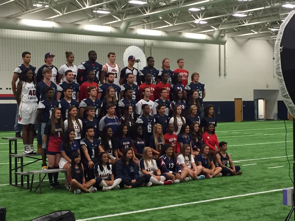 coachcoryc's tweet photo. AHS 2015-16 athletic scholarship recipients: https://t.co/VtiWnXfBhX