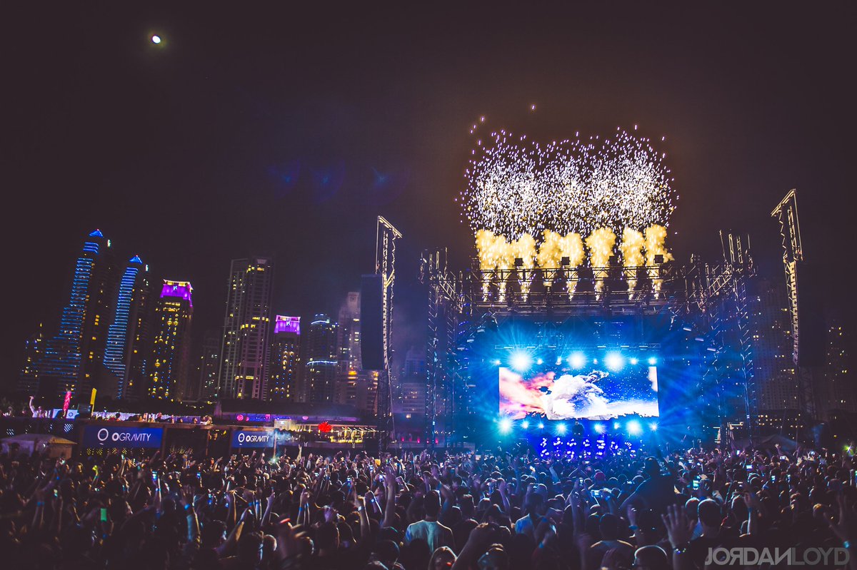 tiesto's tweet photo. #Dubai was crazy in February! Hope to be back soon! #FBF 🎆🎇🎆 https://t.co/zVs5AMtuNn
